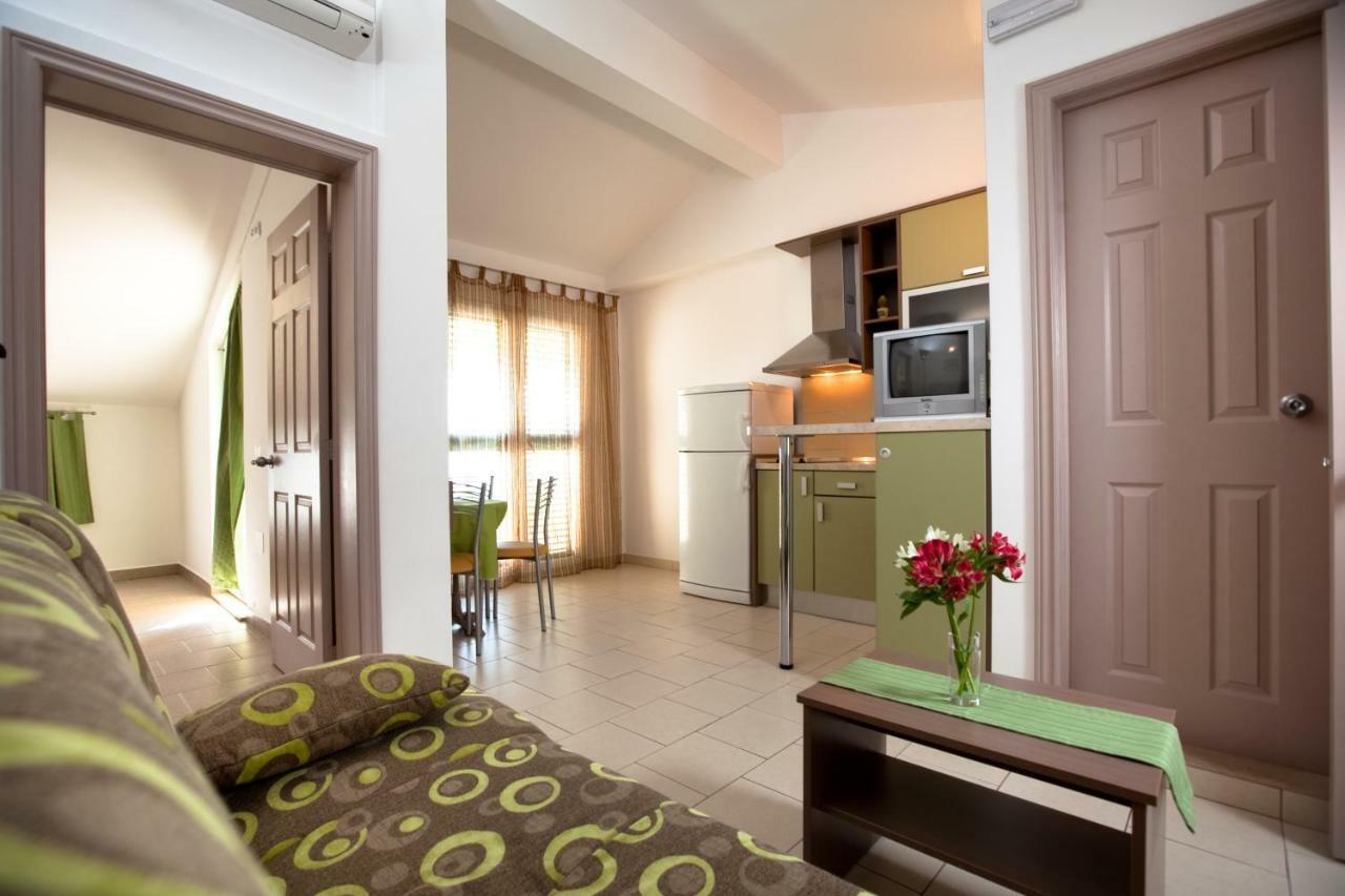 Apartments Smiljka II Tučepi المظهر الخارجي الصورة