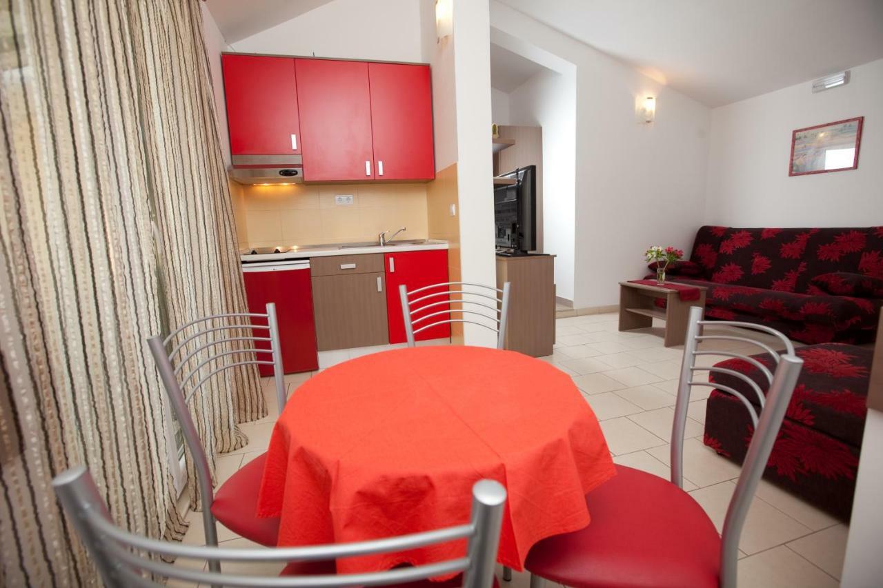 Apartments Smiljka II Tučepi المظهر الخارجي الصورة